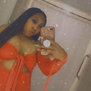 Meet your Posher, Lauraa